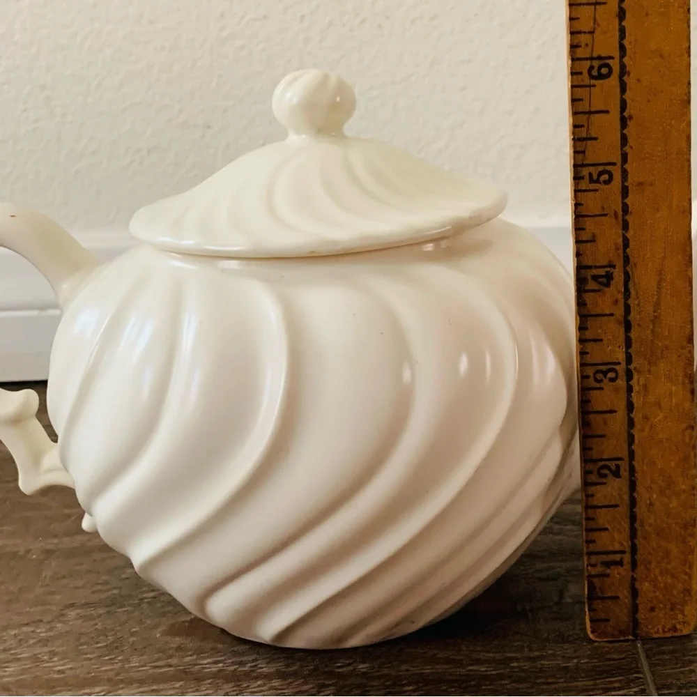 Vintage Franciscan Coronado Coffee/Tea Pot off white/Cream